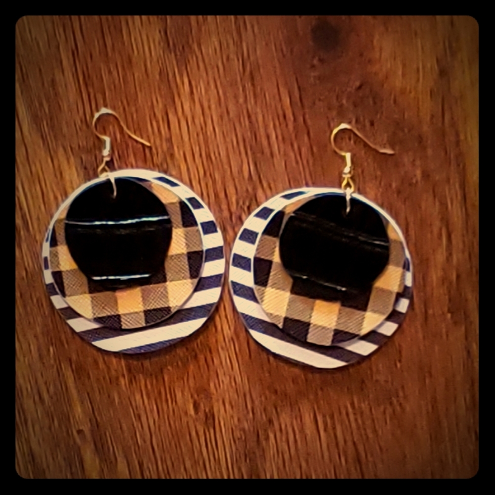 ‼‼STRIPES AND PLAID‼‼BLACK WHITE GOLD‼‼‼‼‼‼‼‼‼‼‼😘